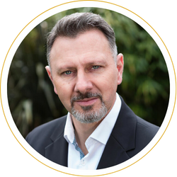 headshot of Andreas Nest